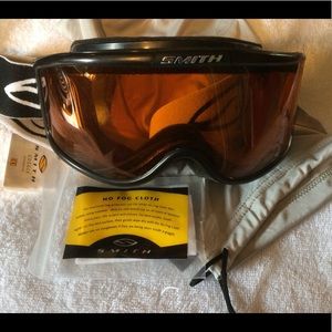 NWT Snowboarding goggle